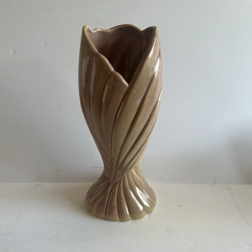 Vintage‎ West Coast Pottery Vase Beautiful Green and Pink Glaze 13.25